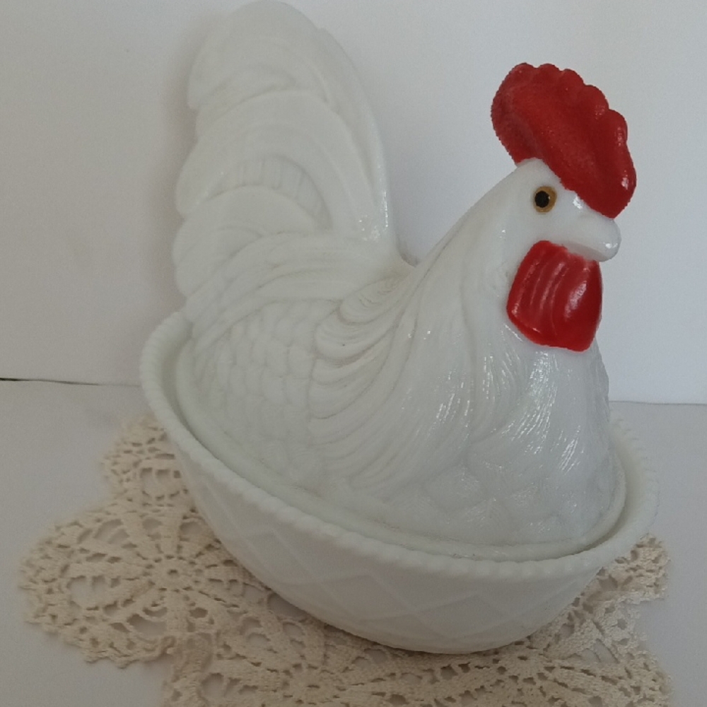 Vintage Westmoreland White Milk Glass Rooster "Big Daddy" Styled Like Hen On Nes - Picture 3 of 11